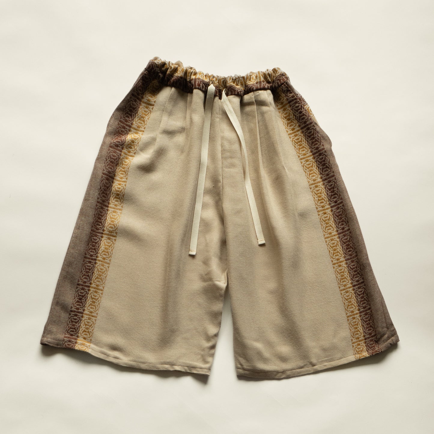 Ainsworth Short in Beige Jacquard