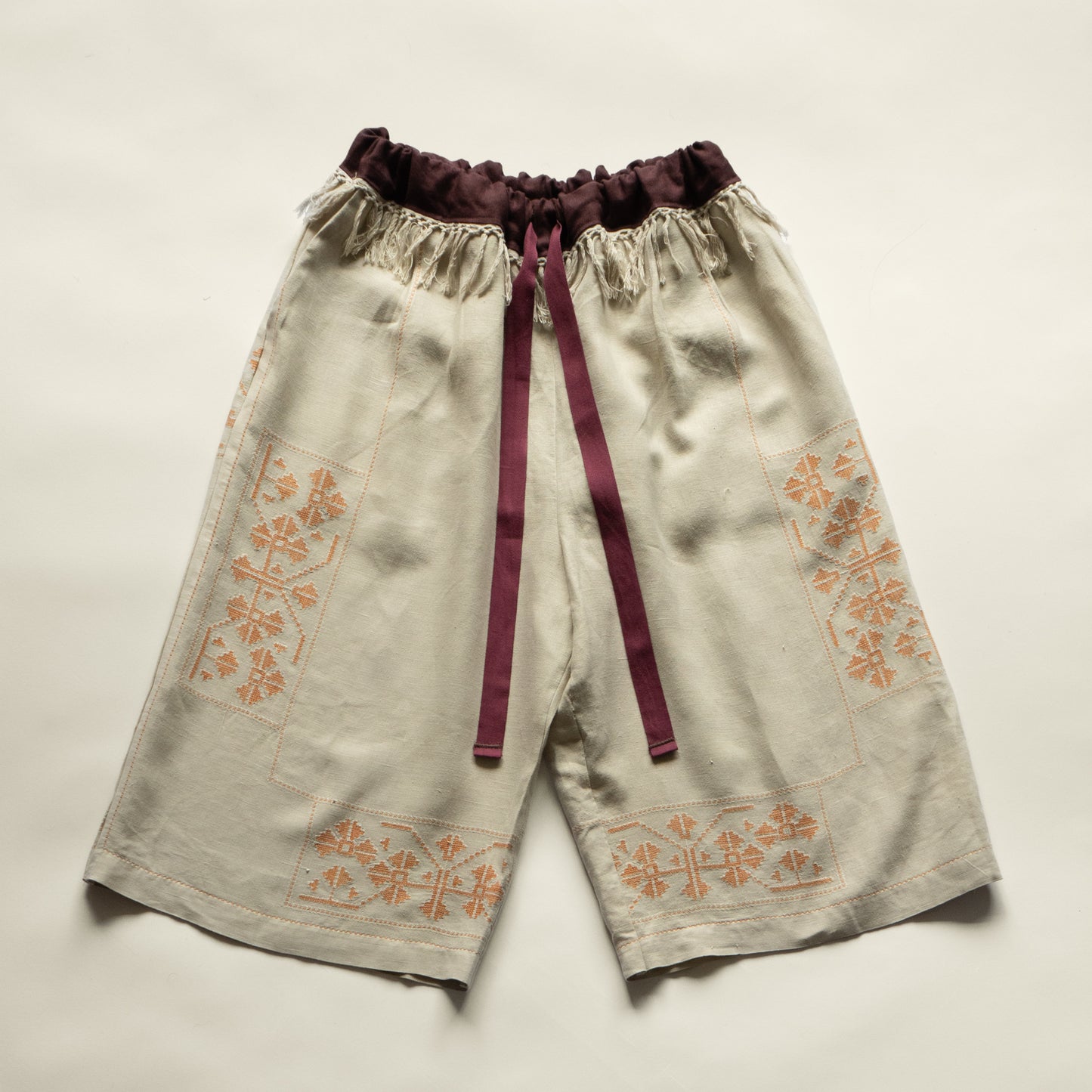 Ainsworth Short in Embroidered Linen Mix